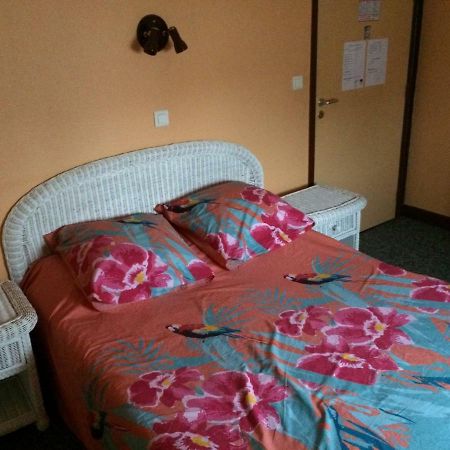 Le Phoenix Saint-Florentin (Yonne) Exterior foto
