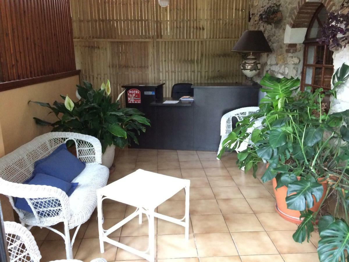 Le Phoenix Saint-Florentin (Yonne) Exterior foto