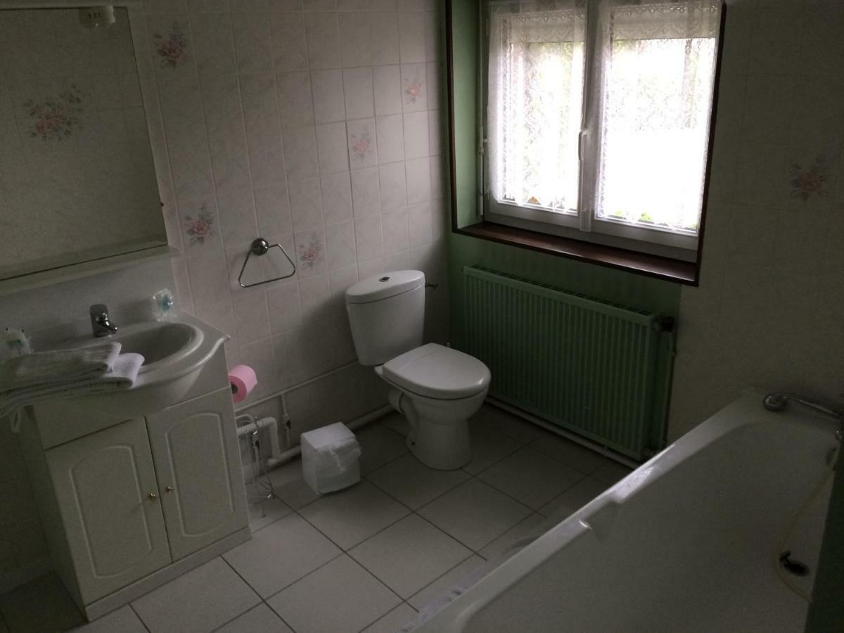 Le Phoenix Saint-Florentin (Yonne) Exterior foto